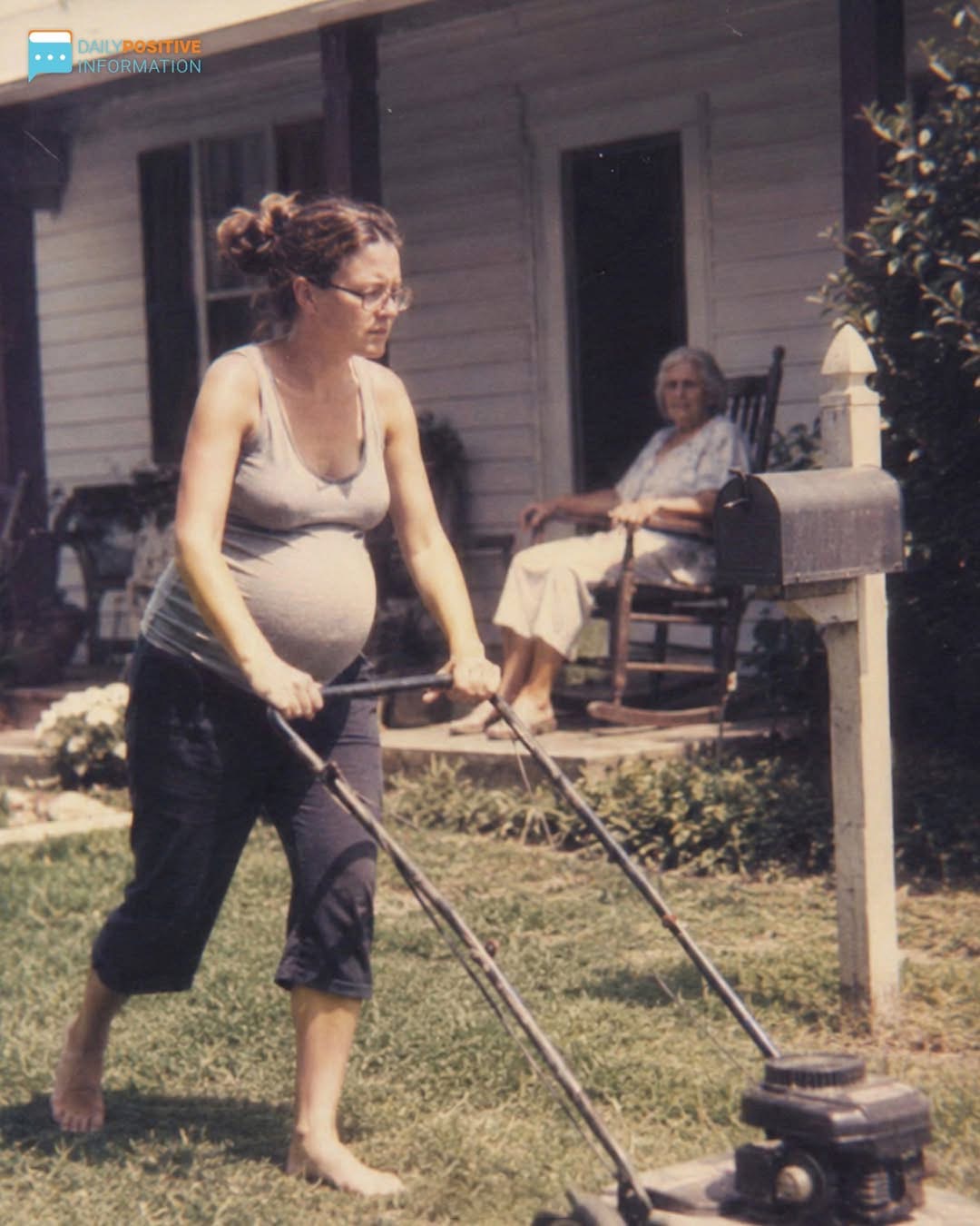 I Helped My 82-Year-Old Neighbor — The Next Morning, The Sheriff Knocked