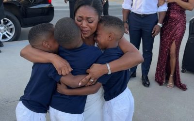 “My billionaire ex-husband sat beside me on a flight just to shame me—then three little boys stepped out of a Bentley and ran toward me, calling, “Mom!”