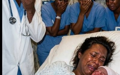 Off The Record She Walked Into The Hospital Alone To Give Birth—Then The Doctor Started Crying